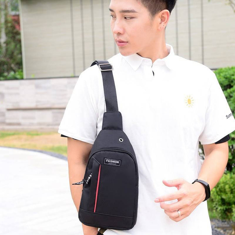 Mini Bolsa Mochila Transversal Fashion Instinct Alça Única Unissex Cadernos Tablet Smartphone Vários Bolsos Preto